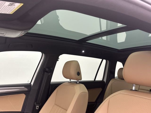 Used 2022 Volkswagen Tiguan SE R-Line image 22