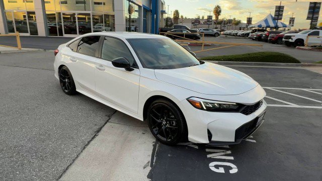 Used 2025 Honda Civic Sport image 2