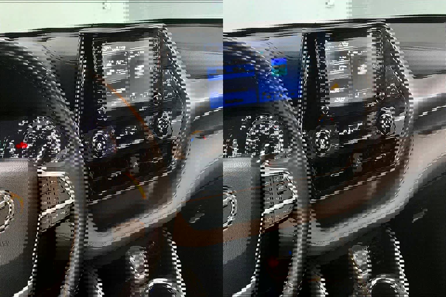 Used 2022 Toyota Highlander XLE image 14