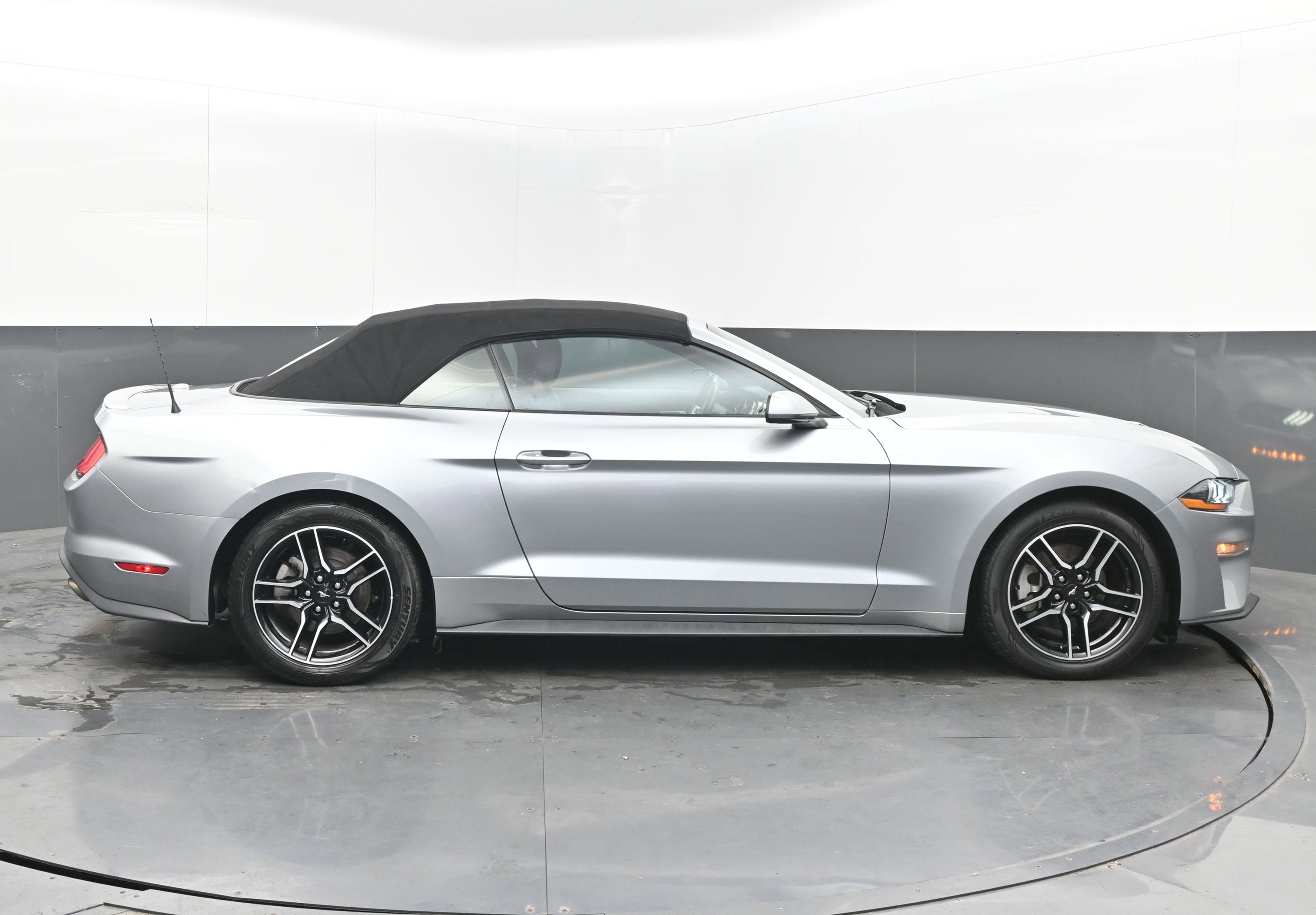 Used 2023 Ford Mustang Premium image 10