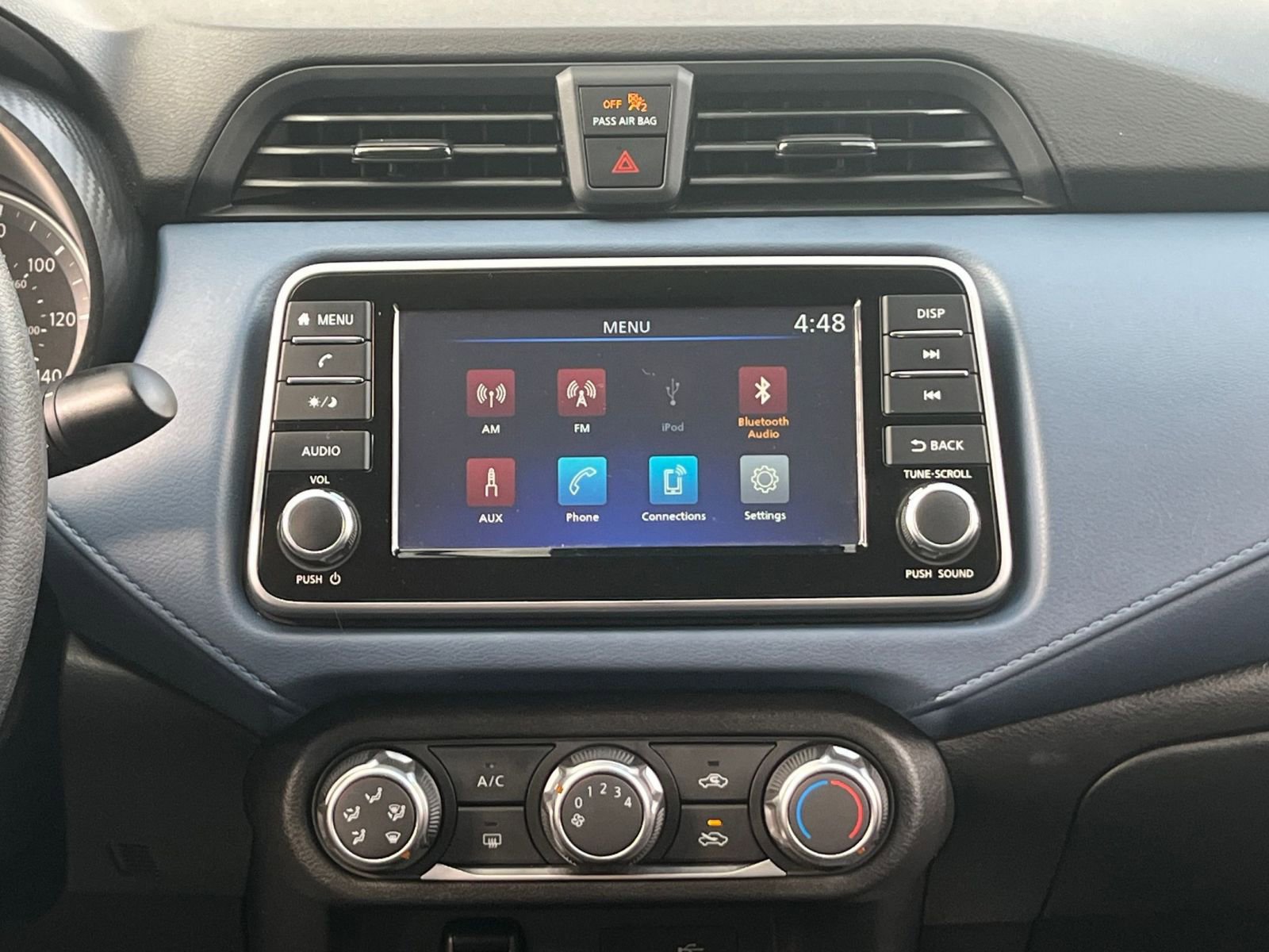 Used 2025 Nissan Versa SV FWD image 20