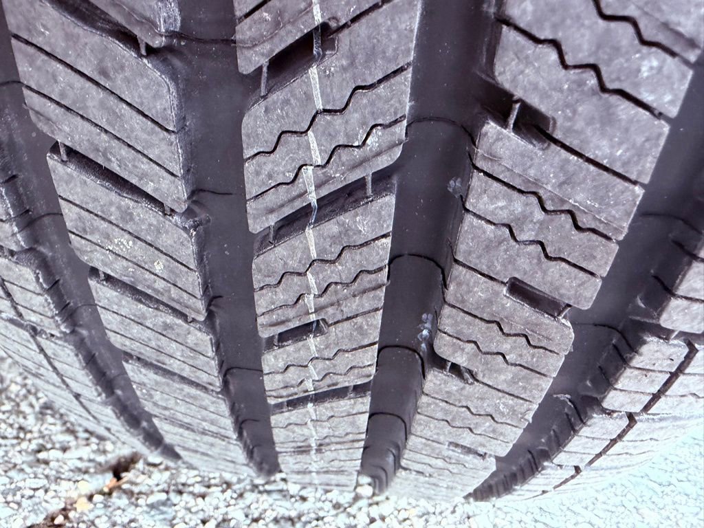 Certified 2023 Lexus UX 250h 250h SUNROOF/CARPLAY/NEW TIRES image 17