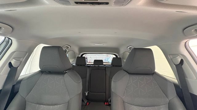 Used 2025 Toyota RAV4 XLE FWD image 30