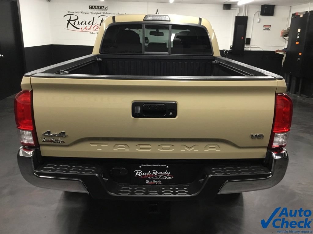 Used 2016 Toyota Tacoma SR5 w/ SR5 Appearance Package (SN) AWD/4WD image 9
