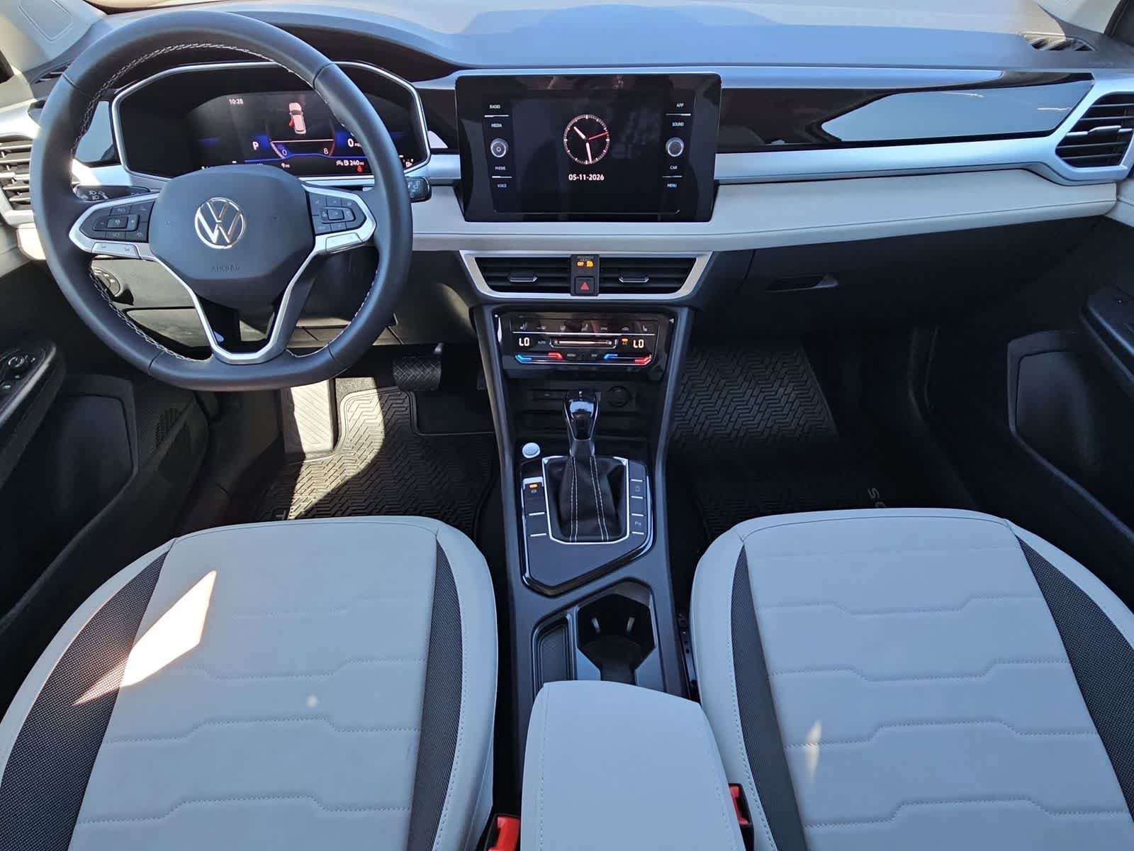New 2026 Volkswagen Taos SE FWD image 15