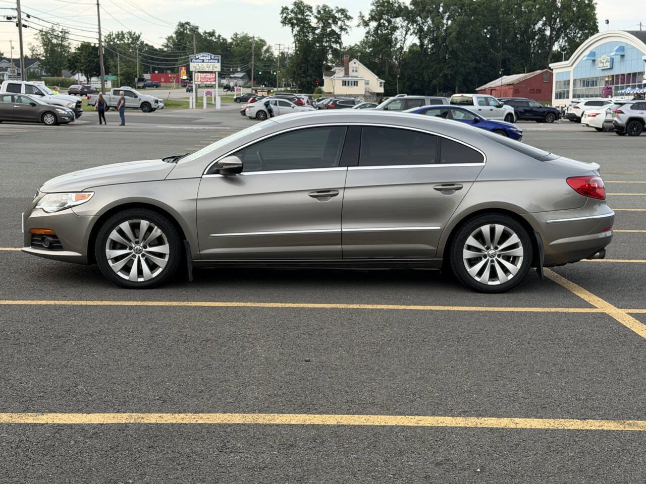 Used 2009 Volkswagen CC Sport FWD image 6