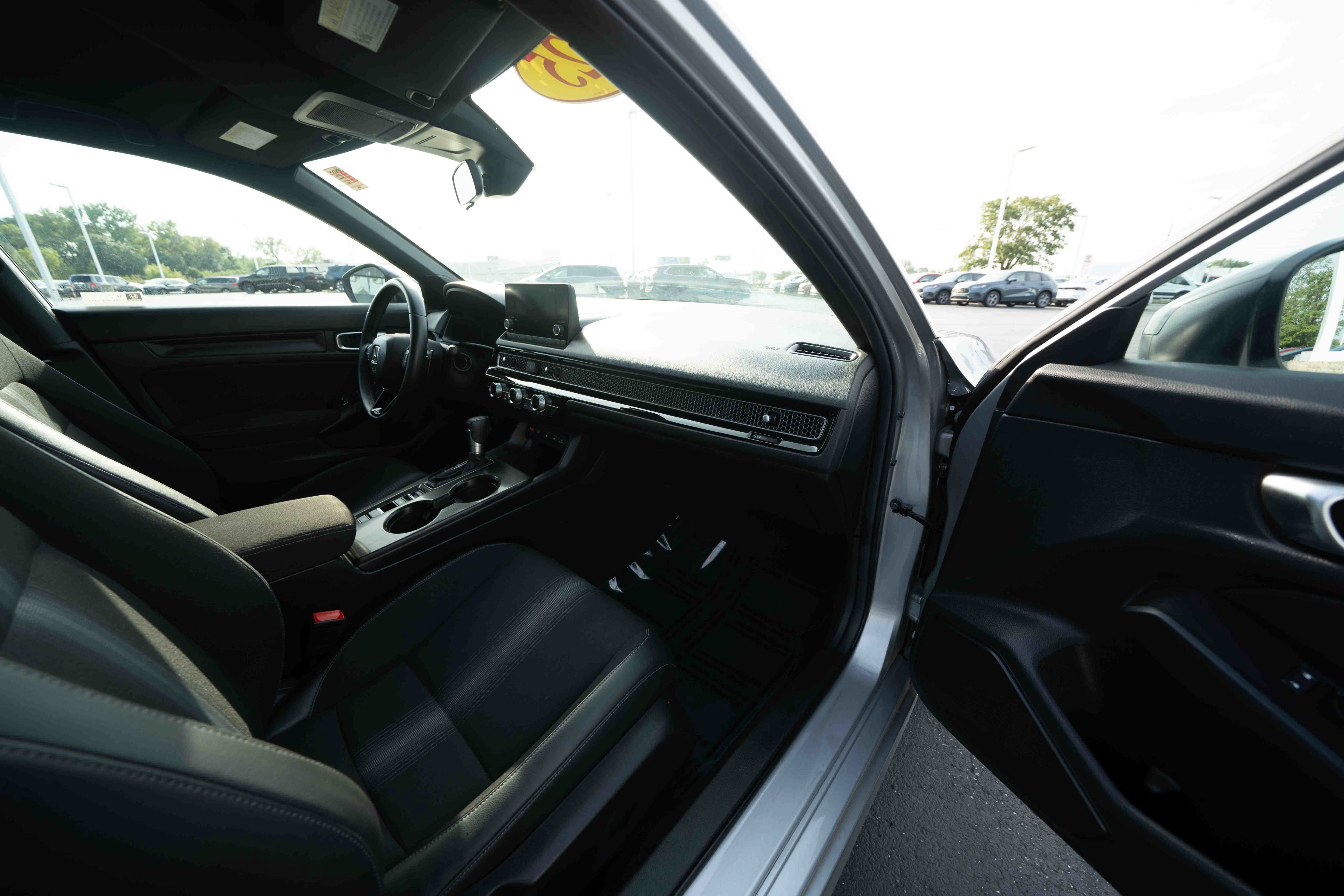 Used 2025 Honda Civic Sport image 25