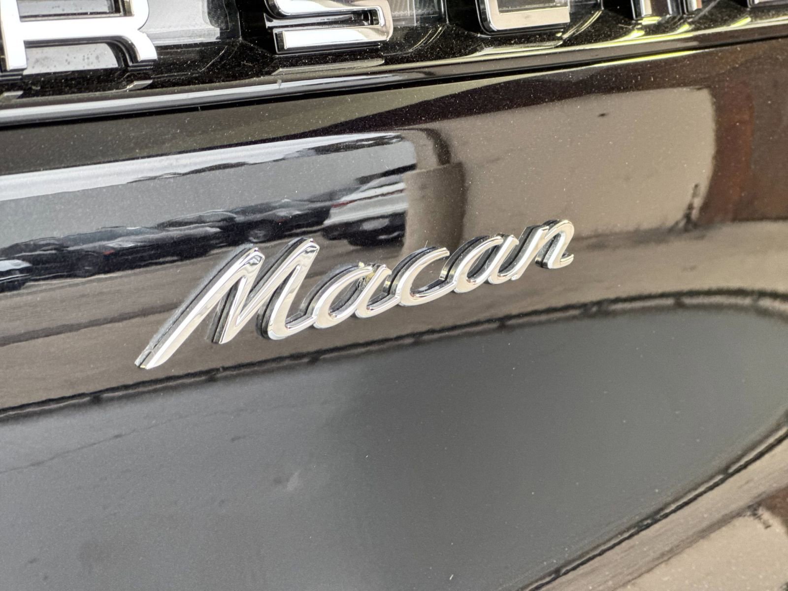 Certified 2023 Porsche Macan image 34
