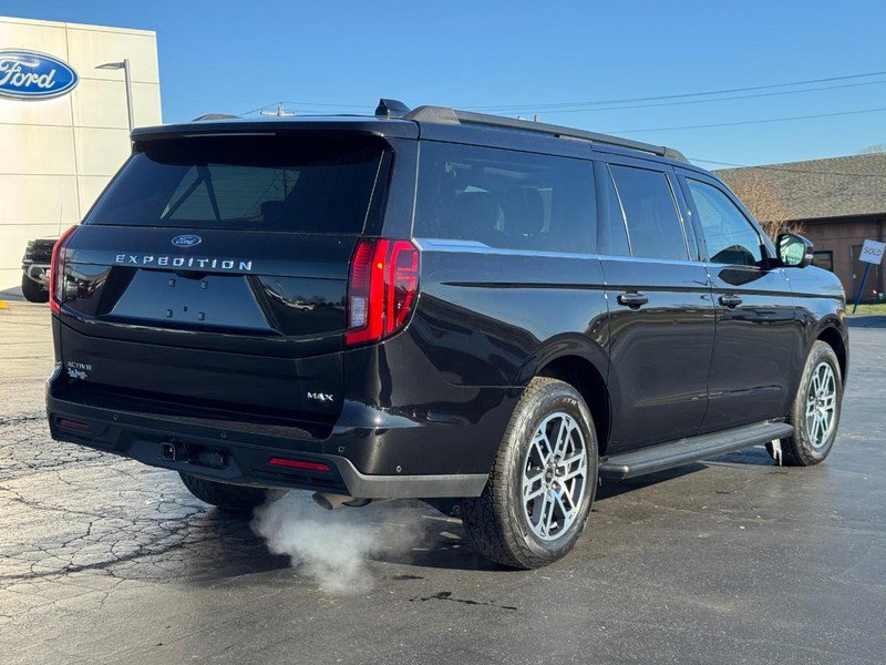 Used 2025 Ford Expedition Max Active image 3