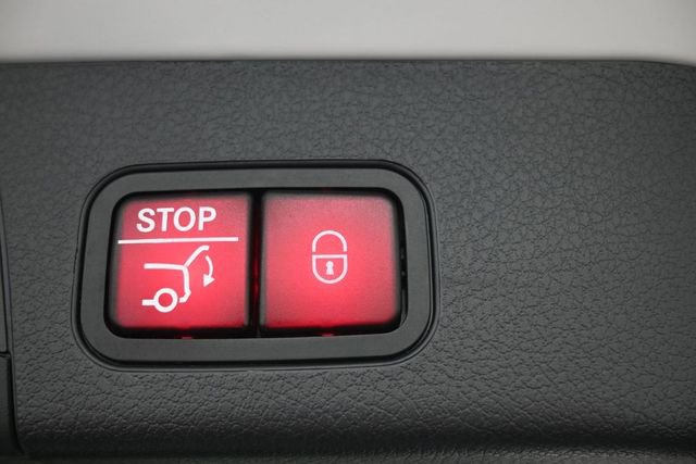 Certified 2025 Mercedes-Benz GLB 250 image 16
