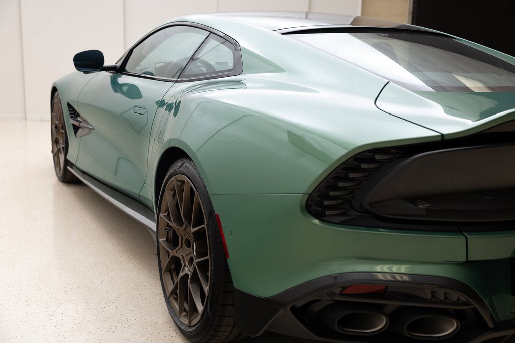 Used 2025 Aston Martin Vanquish image 17
