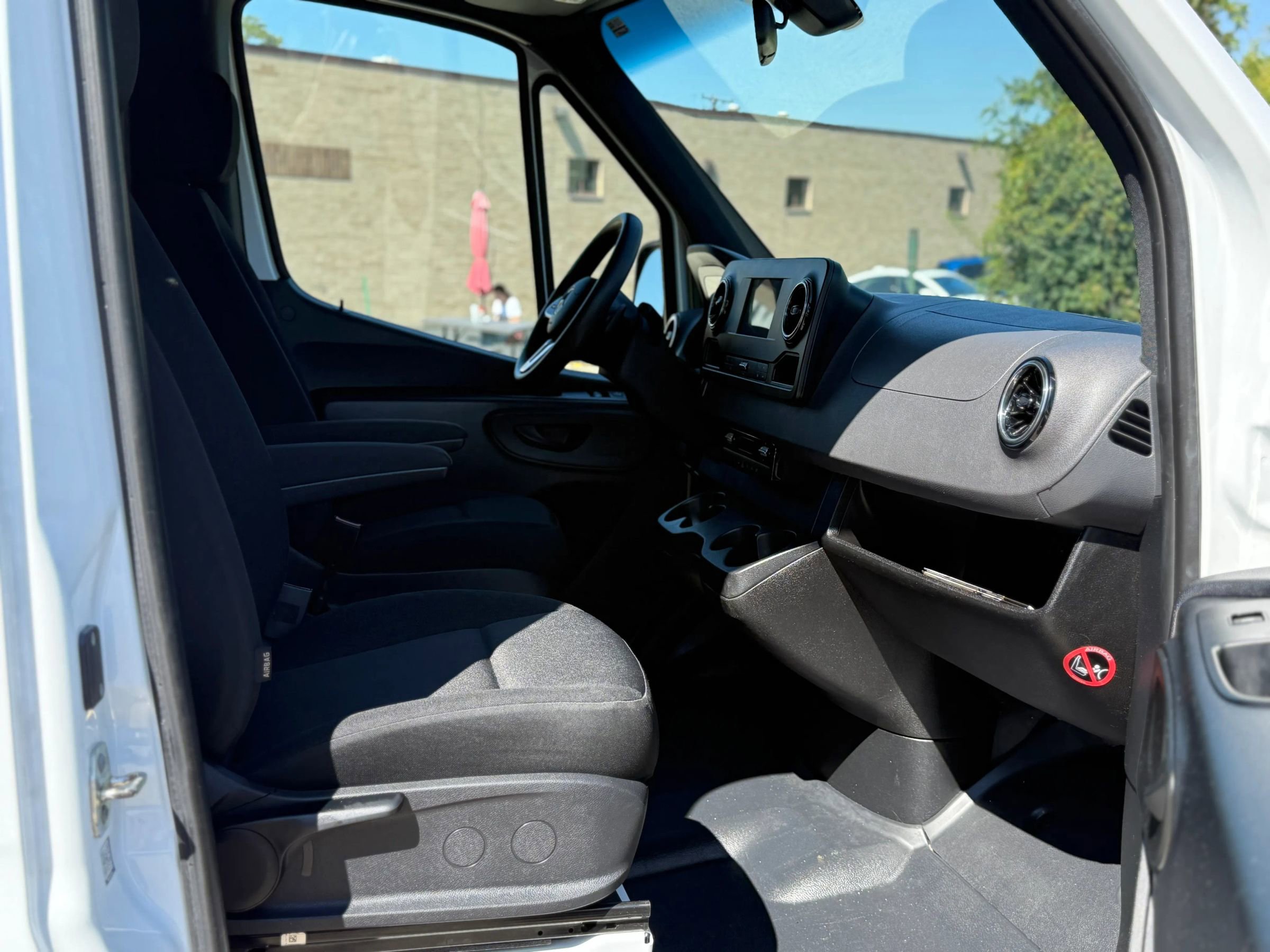 Used 2023 Mercedes-Benz Sprinter 2500 image 10