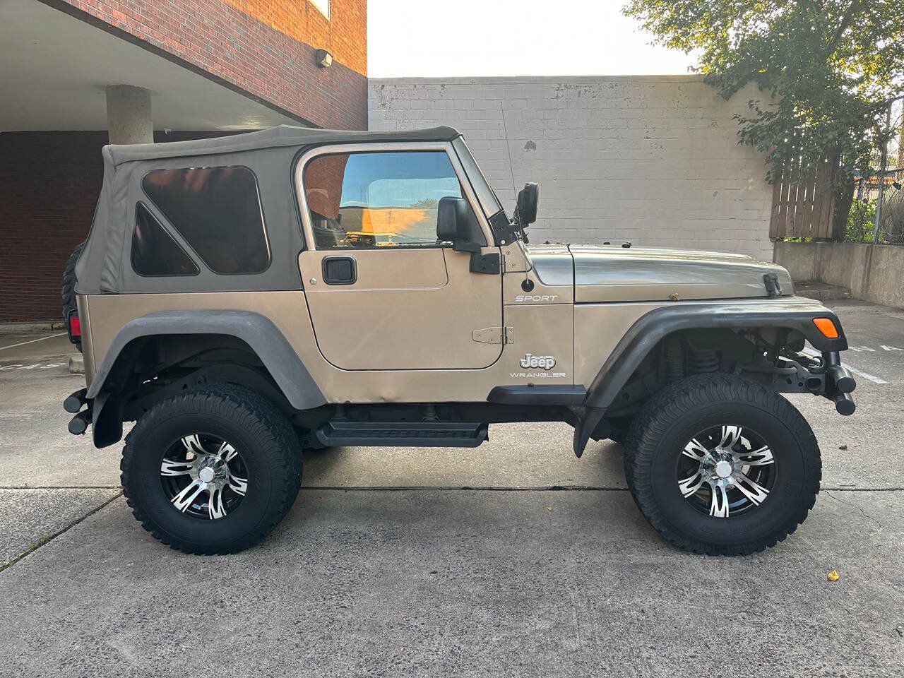 Used 2004 Jeep Wrangler 4WD w/ 30" Tire & Wheel Group image 4