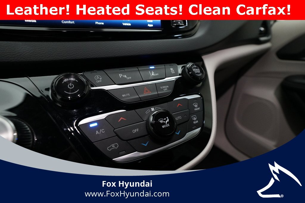 Used 2024 Chrysler Pacifica Touring-L image 21