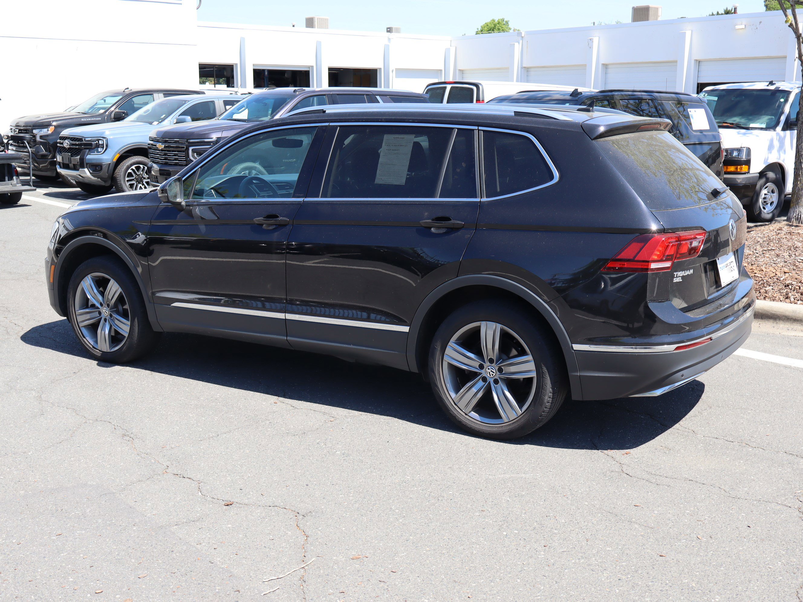 Used 2021 Volkswagen Tiguan SEL image 8