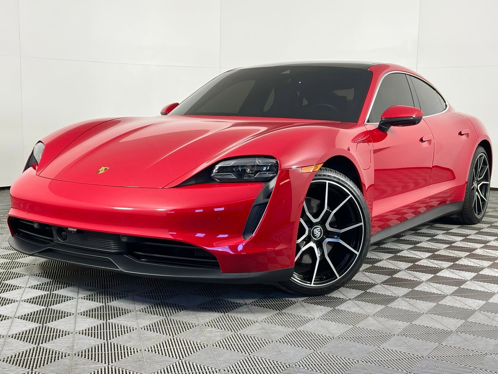 Used 2024 Porsche Taycan 4S w/ Premium Package image 36