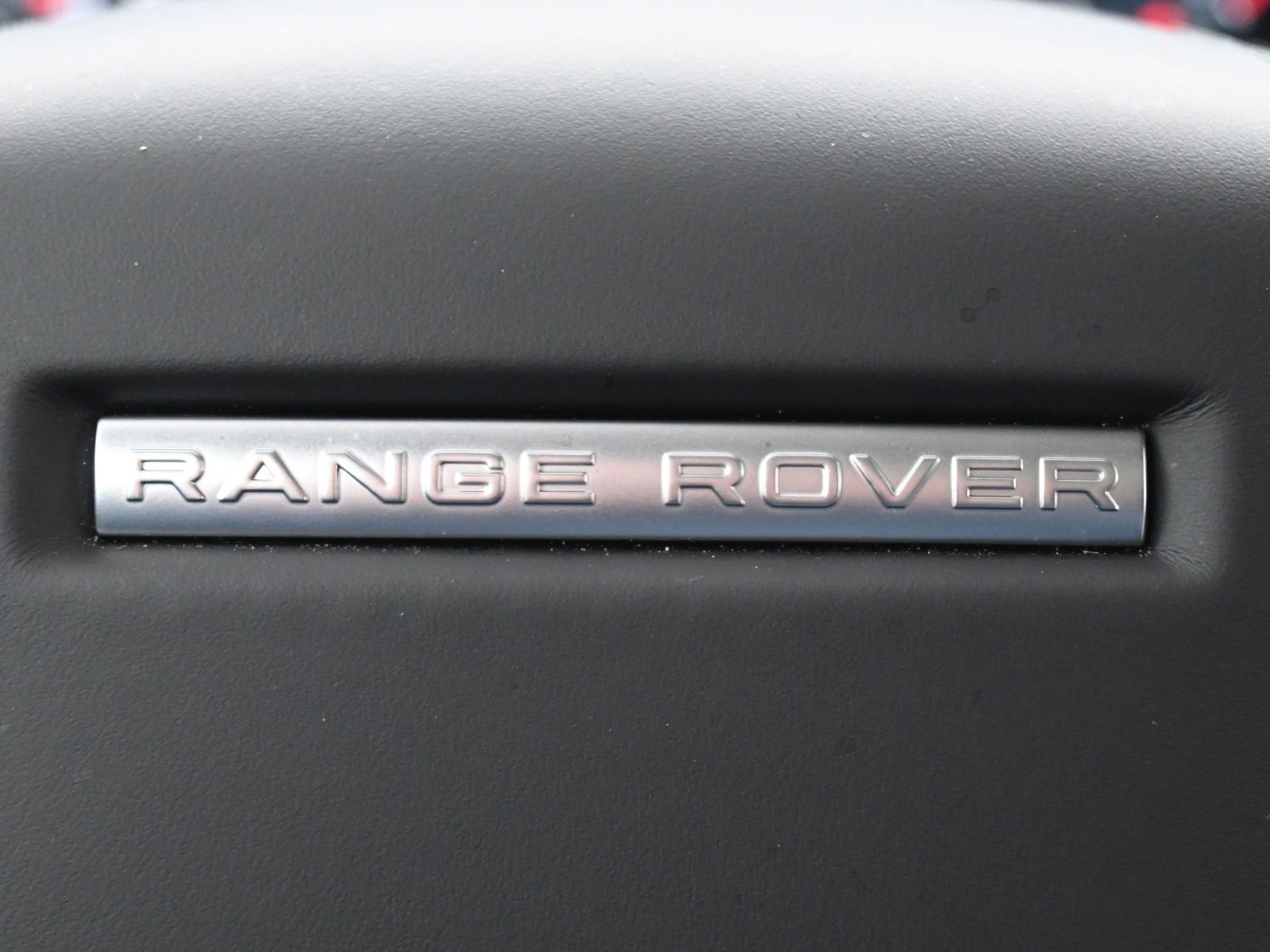 New 2025 Land Rover Range Rover Velar Dynamic SE image 21