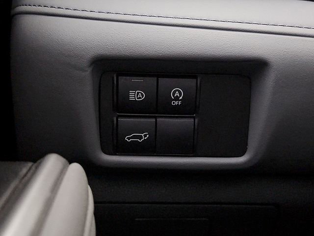 Used 2023 Toyota Highlander XLE AWD/4WD image 27