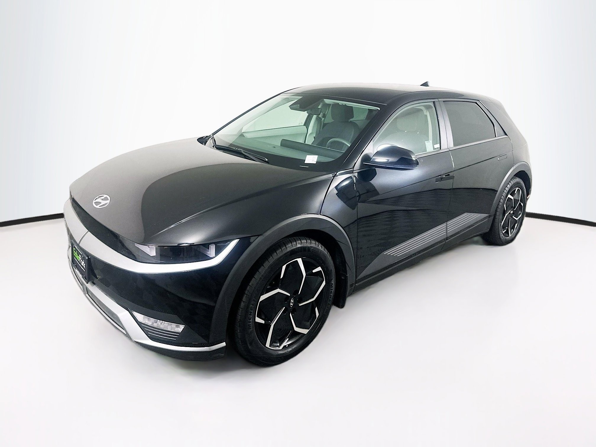 Used 2024 Hyundai Ioniq 5 SE RWD image 3