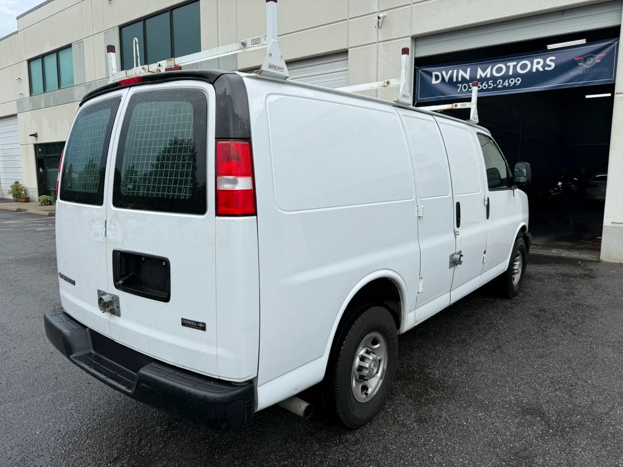 Used 2021 Chevrolet Express 2500 w/ Driver Convenience Package RWD image 12