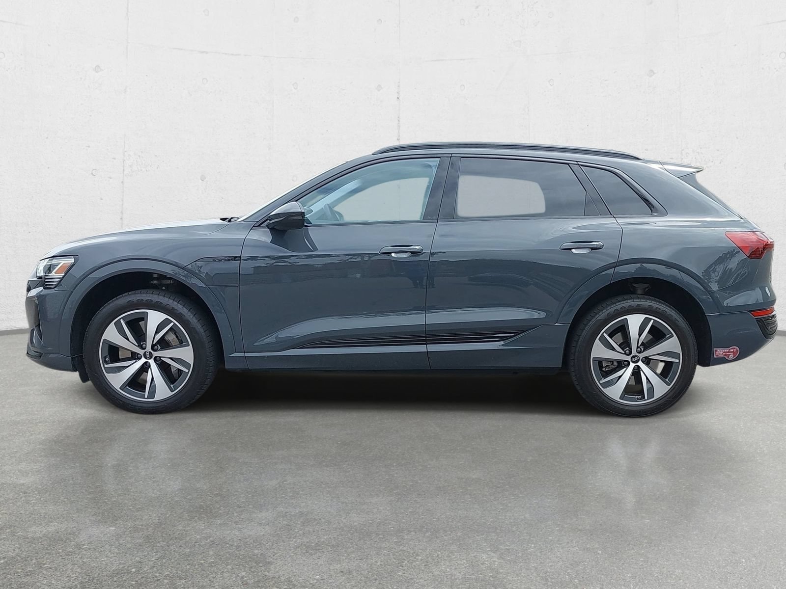 Used 2024 Audi Q8 e-tron Premium AWD/4WD image 8