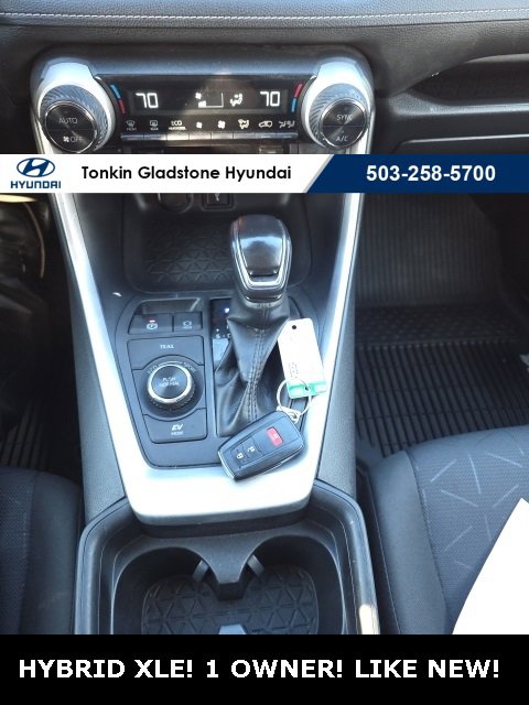 Used 2020 Toyota RAV4 XLE image 19