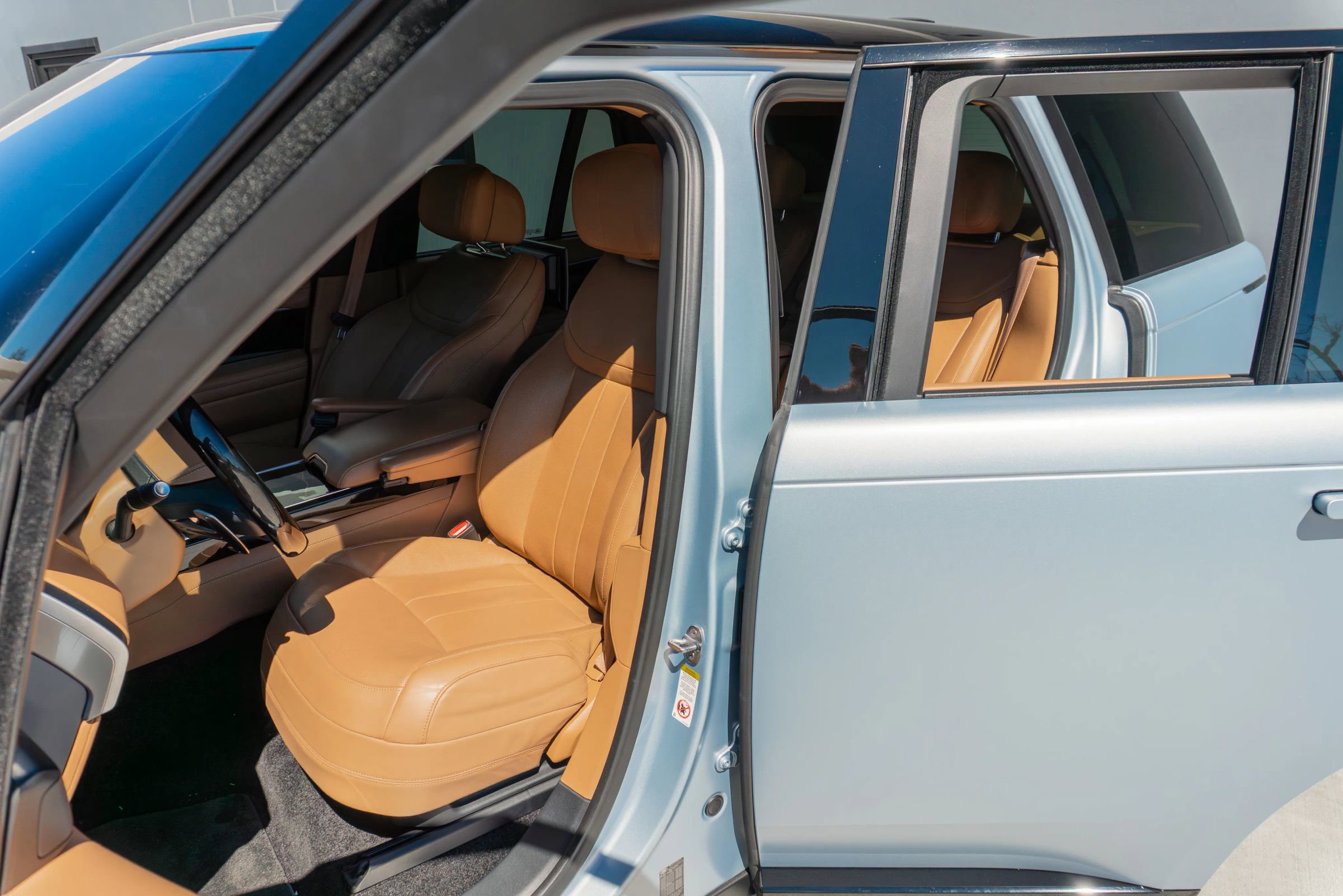 Used 2023 Land Rover Range Rover Autobiography image 12