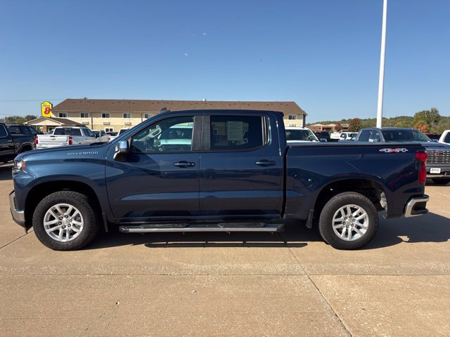 Used 2022 Chevrolet Silverado 1500 LT AWD/4WD image 9