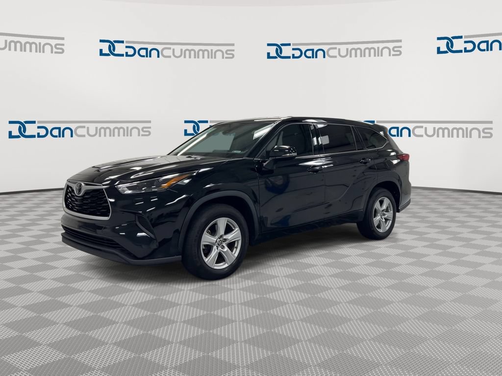 Used 2022 Toyota Highlander L FWD image 4