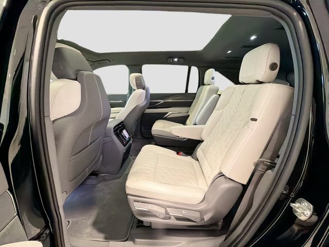 Certified 2025 Cadillac Escalade IQ Sport 1 w/ LPO, ONYX Package AWD/4WD image 22