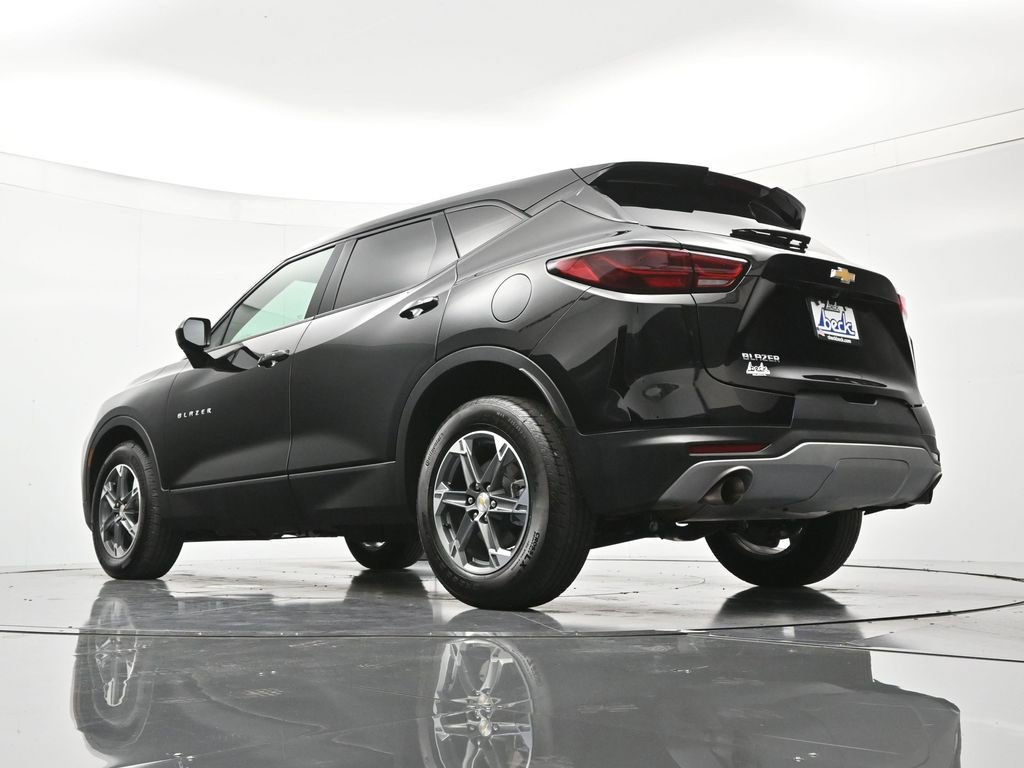 Used 2025 Chevrolet Blazer LT image 42