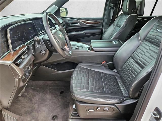 Used 2023 Cadillac Escalade Sport Platinum w/ LPO, ONYX Package image 17