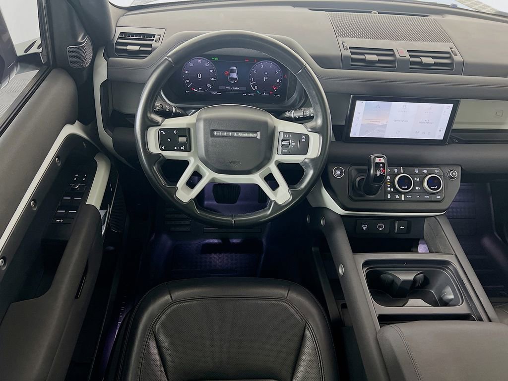 Used 2023 Land Rover Defender 110 SE image 24