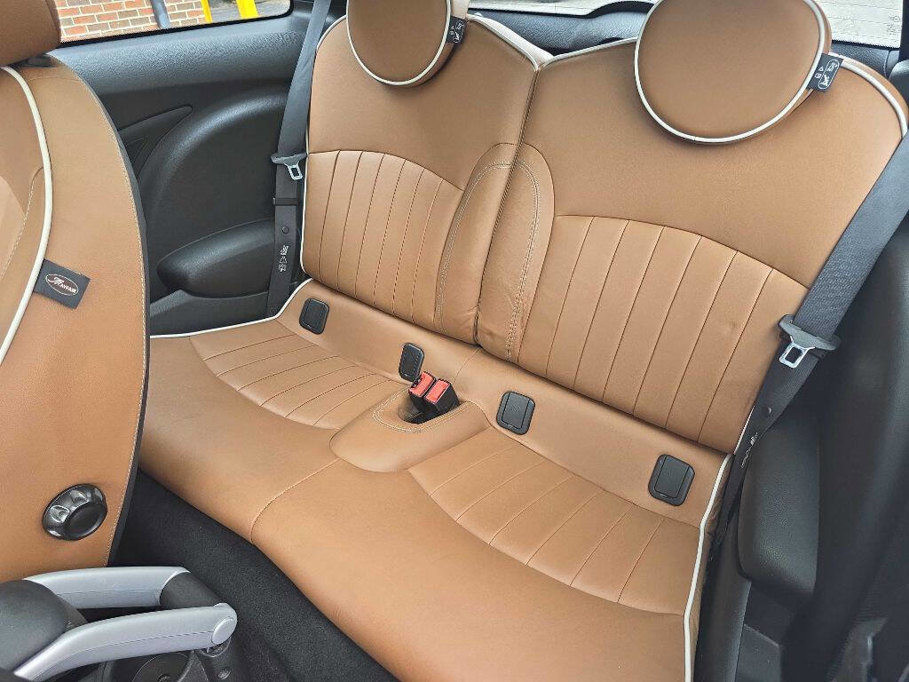 Used 2010 MINI Cooper Hardtop image 13