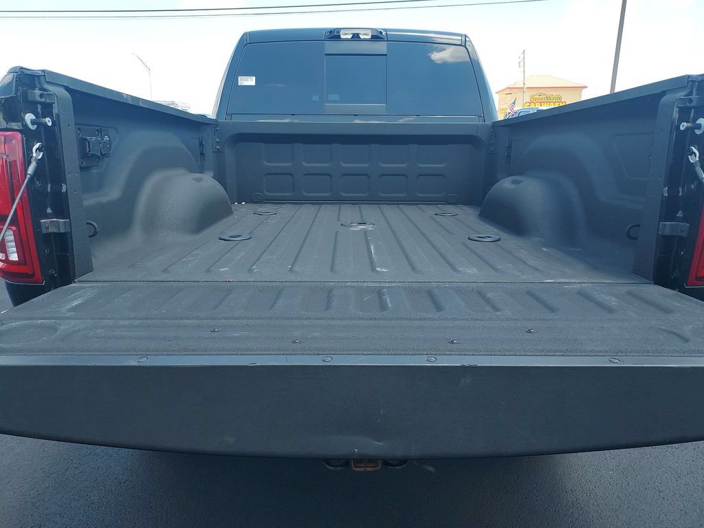 Used 2025 RAM 2500 Limited AWD/4WD image 30