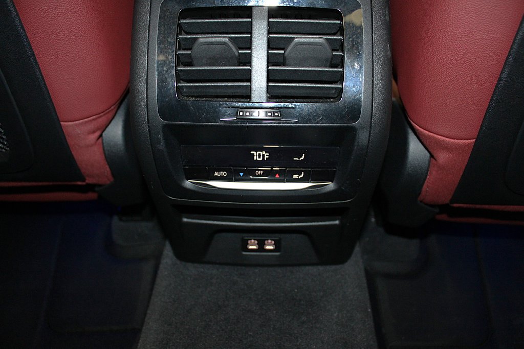 Used 2024 BMW X3 xDrive30i w/ Premium Package w/ZPA AWD/4WD image 36
