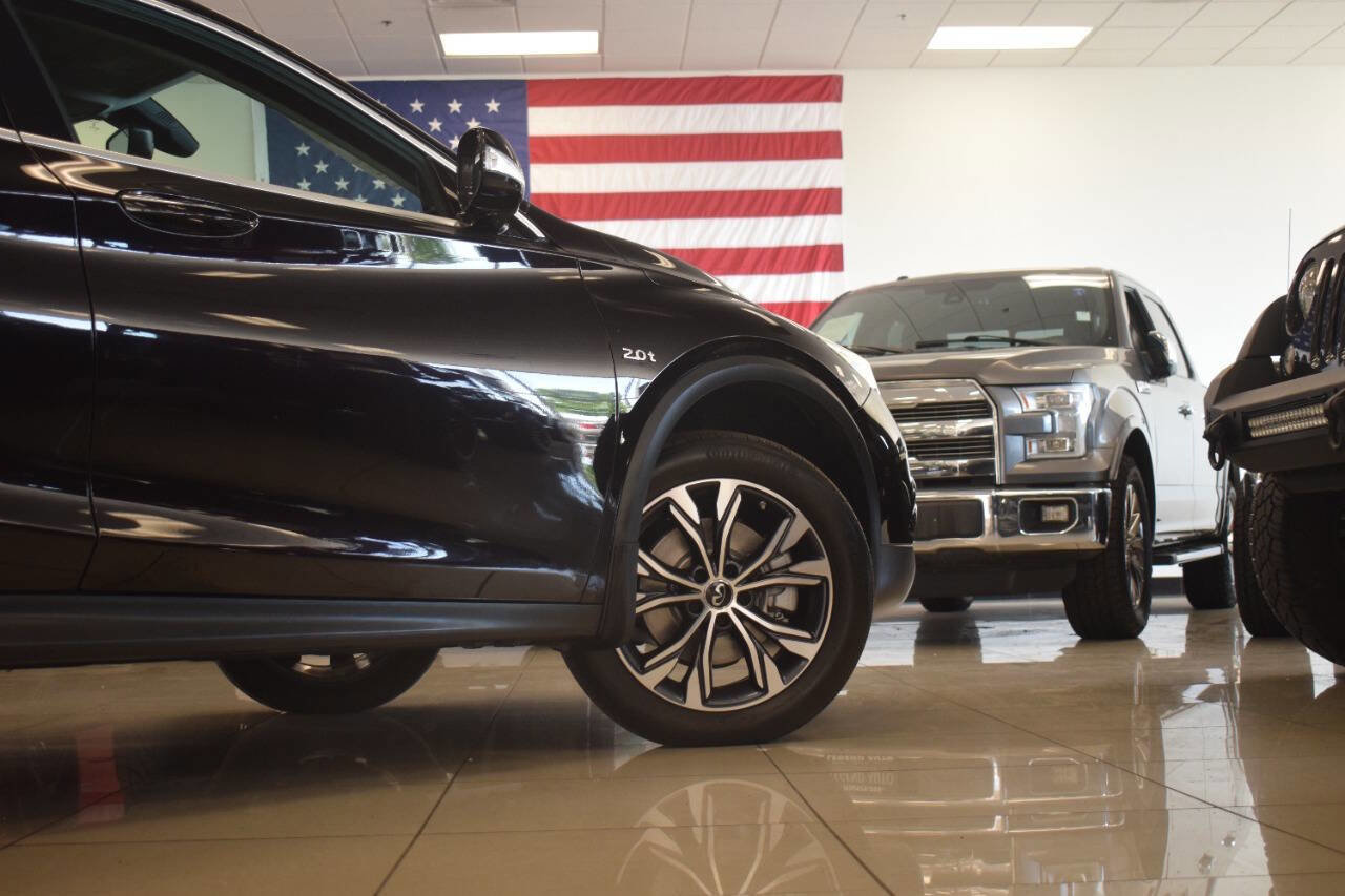 Used 2018 INFINITI QX30 Premium w/ Navigation Package image 28