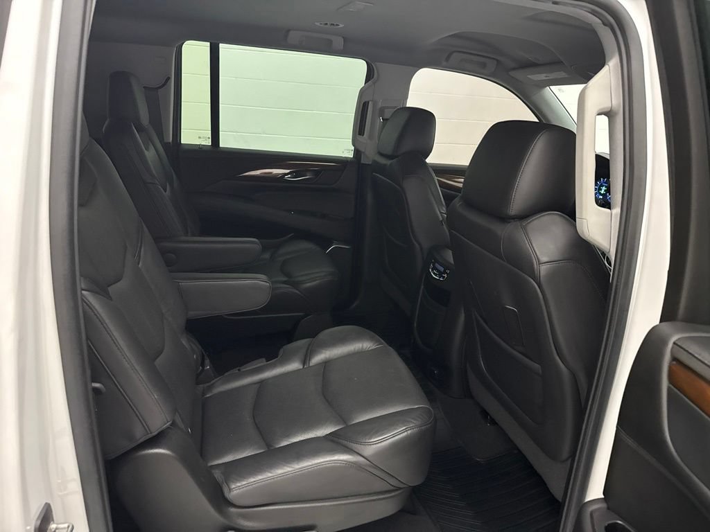Used 2020 Cadillac Escalade ESV 4WD image 55