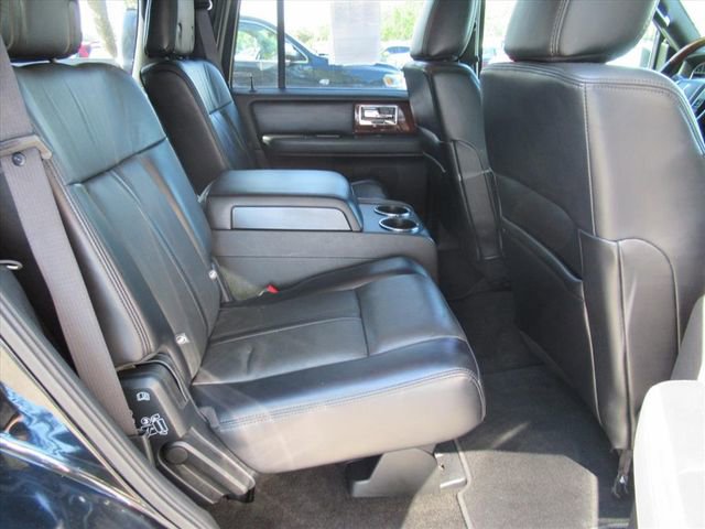 Used 2017 Lincoln Navigator Select image 30