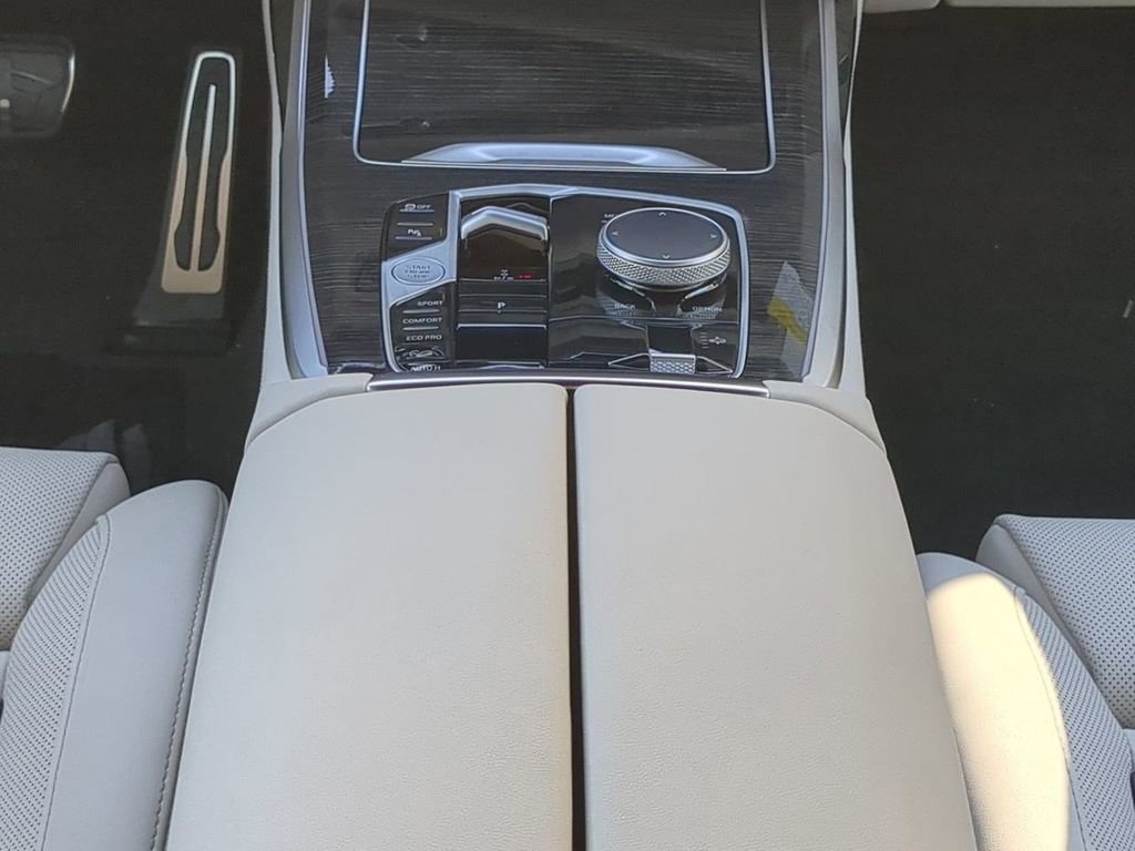 New 2026 BMW X7 xDrive40i w/ M Sport Package image 19