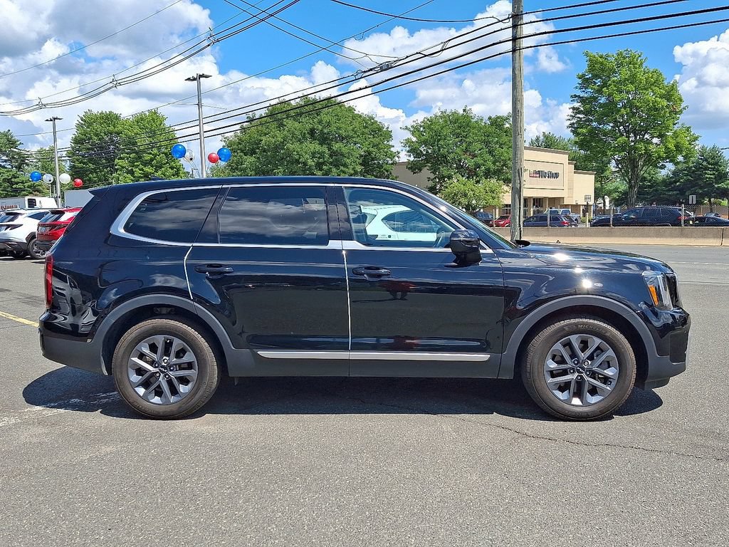 Used 2024 Kia Telluride LX AWD/4WD image 8