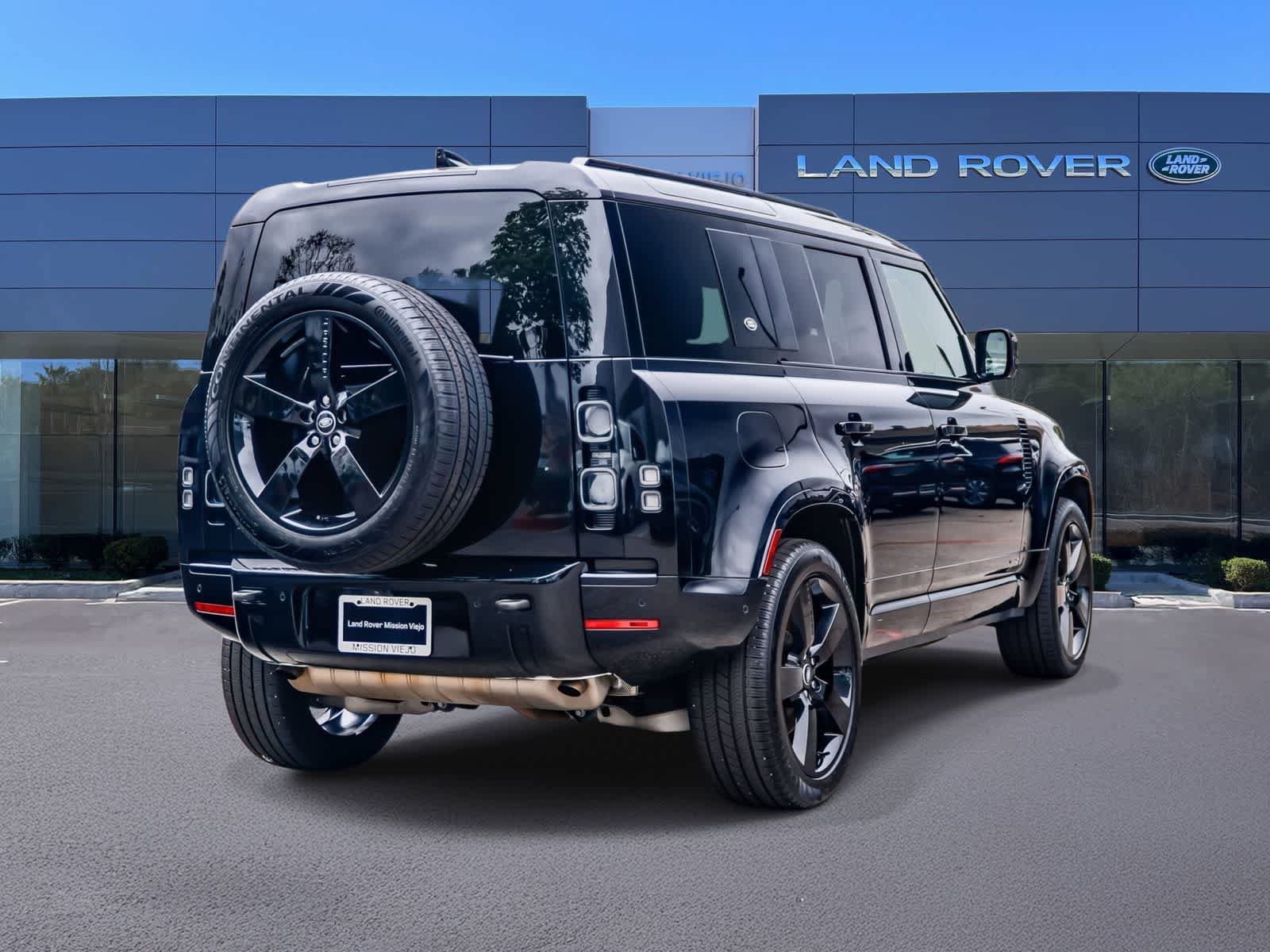 Used 2024 Land Rover Defender 110 X image 4