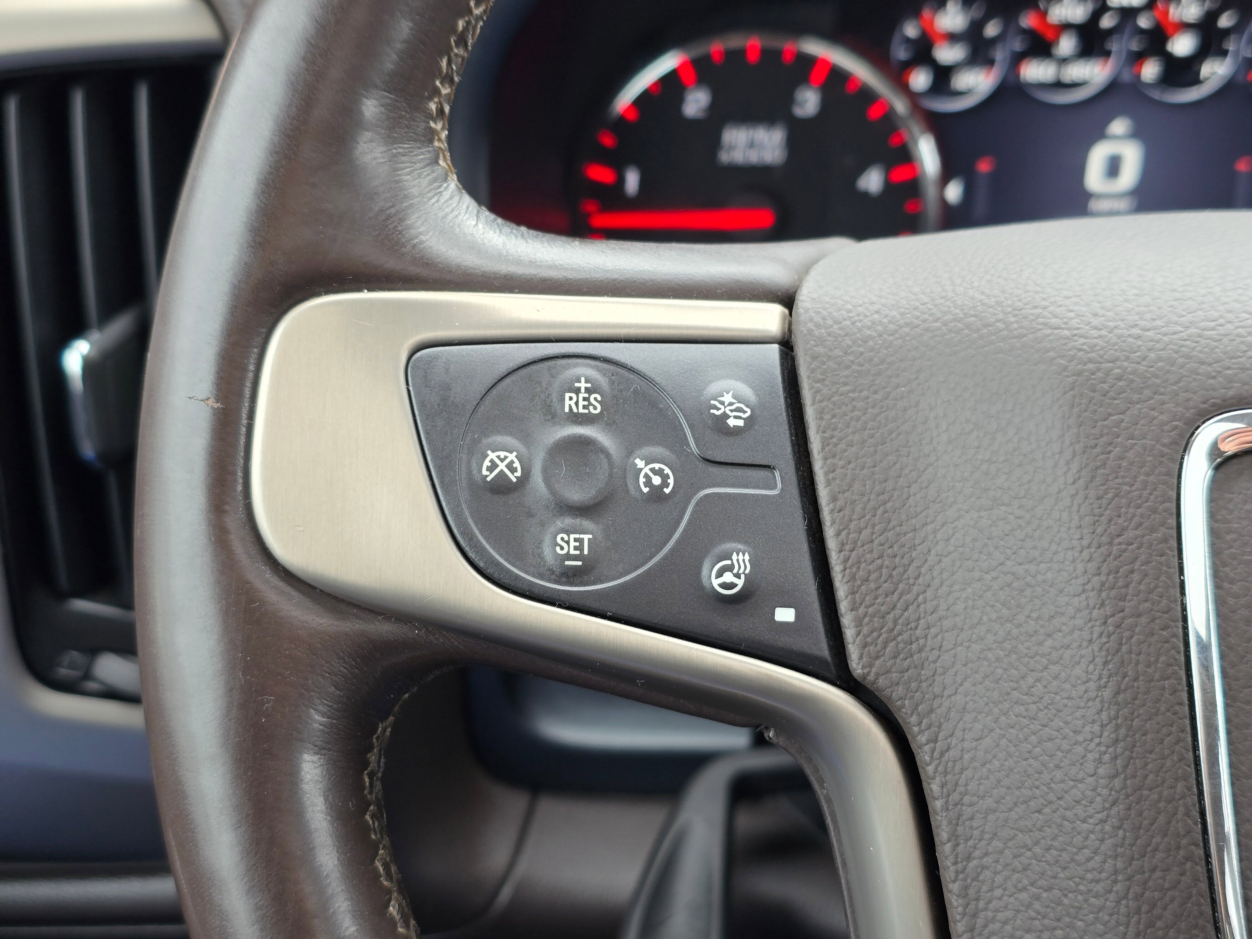 Used 2015 GMC Sierra 3500 Denali w/ Duramax Plus Package image 28