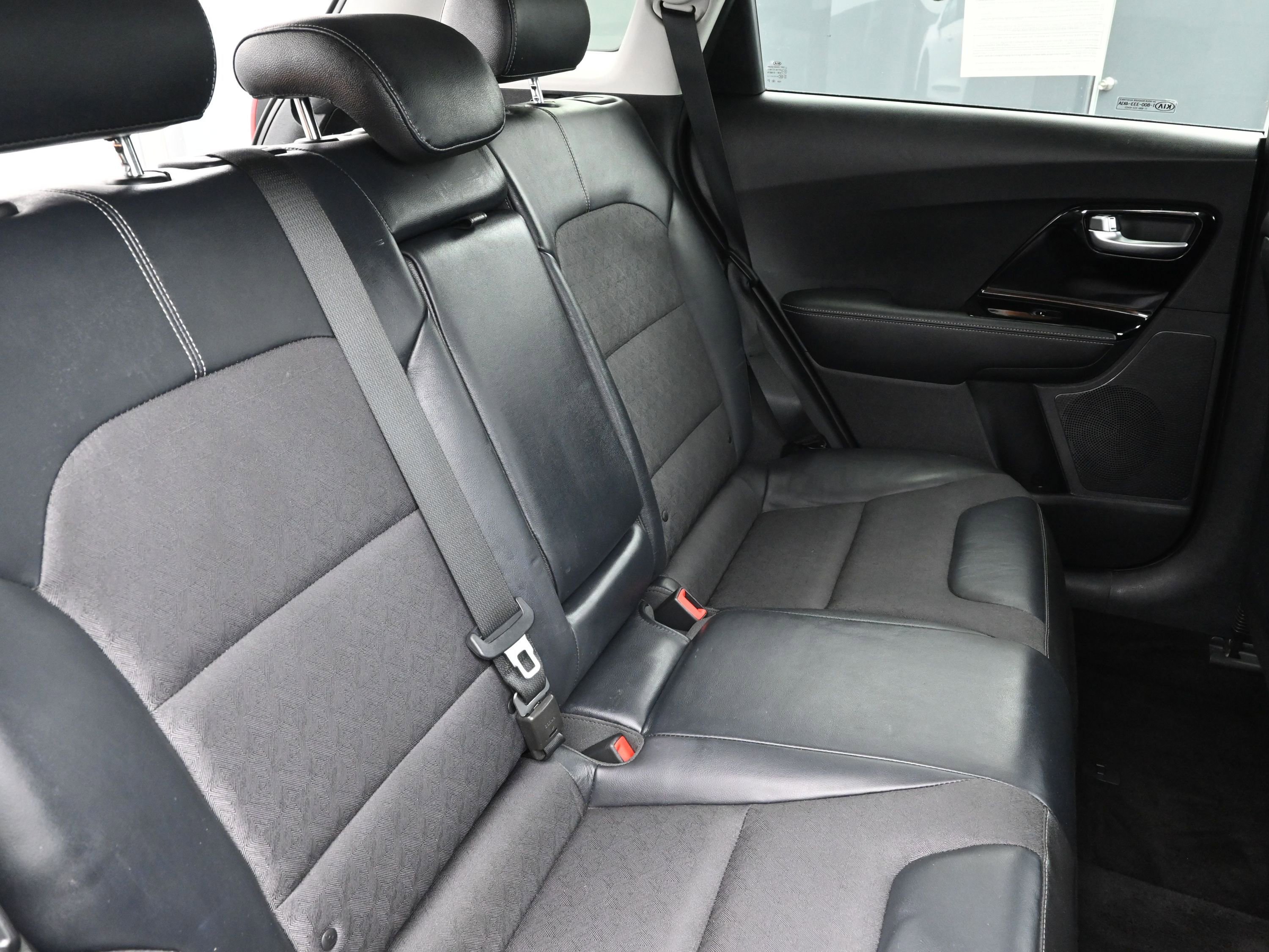 Used 2019 Kia Niro S Touring image 26