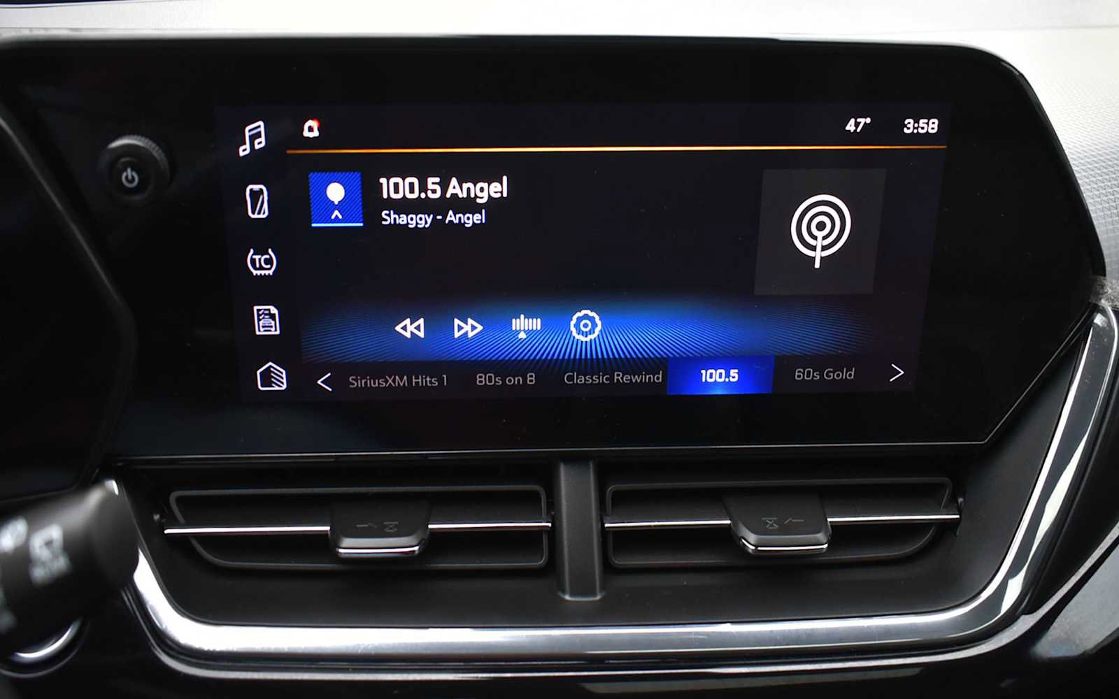 Used 2025 Chevrolet Trax RS w/ Sunroof Package image 18