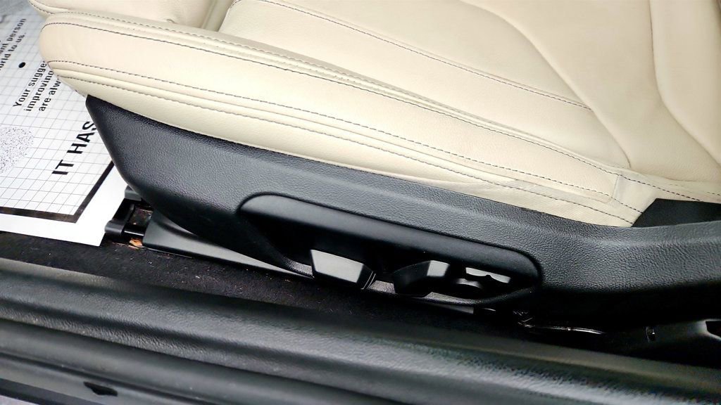 Used 2022 BMW Z4 M40i w/ Premium Package image 13