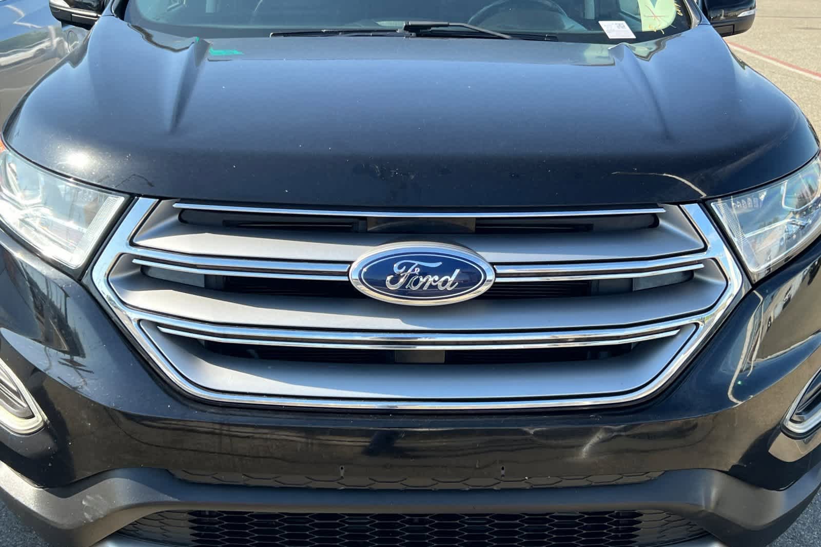 Used 2018 Ford Edge Titanium FWD image 12
