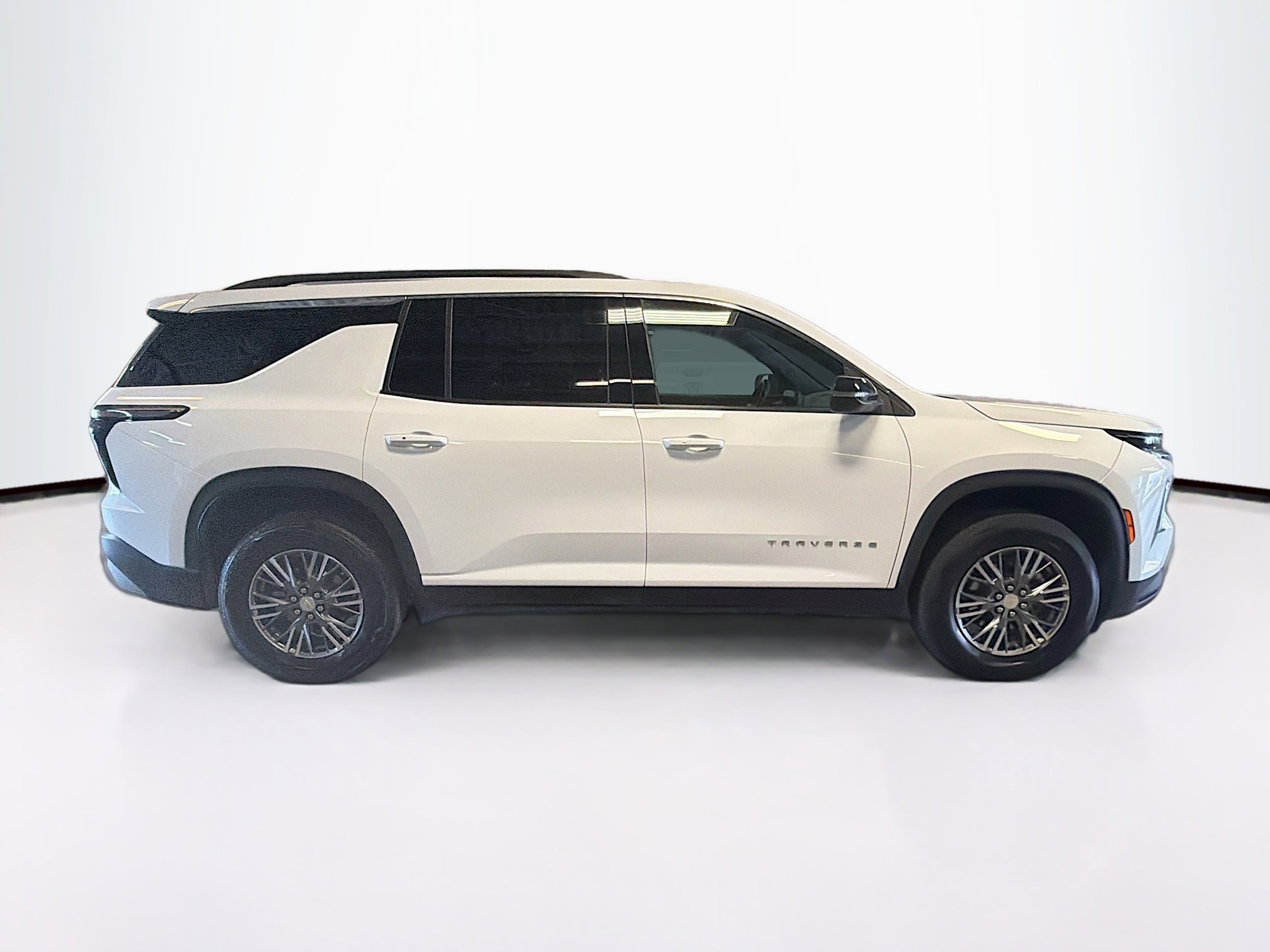 Used 2025 Chevrolet Traverse LT AWD/4WD image 10