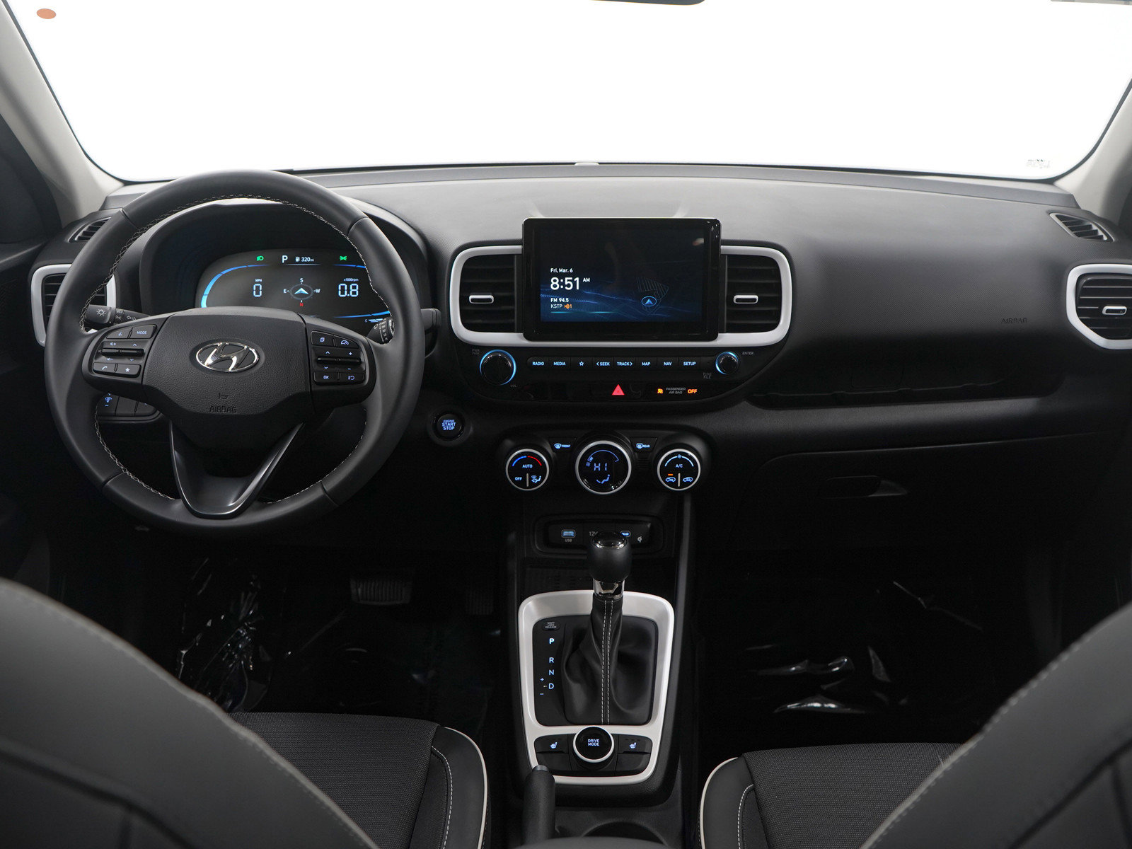 Certified 2025 Hyundai Venue Limited image 13