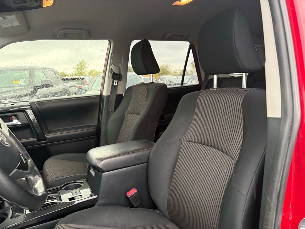 Used 2017 Toyota 4Runner TRD Off-Road AWD/4WD image 2